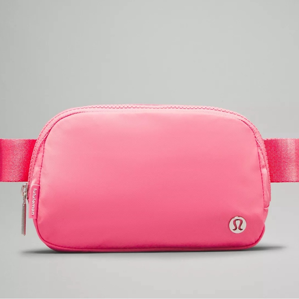 Brand new Lululemon Everywhere Belt Bag